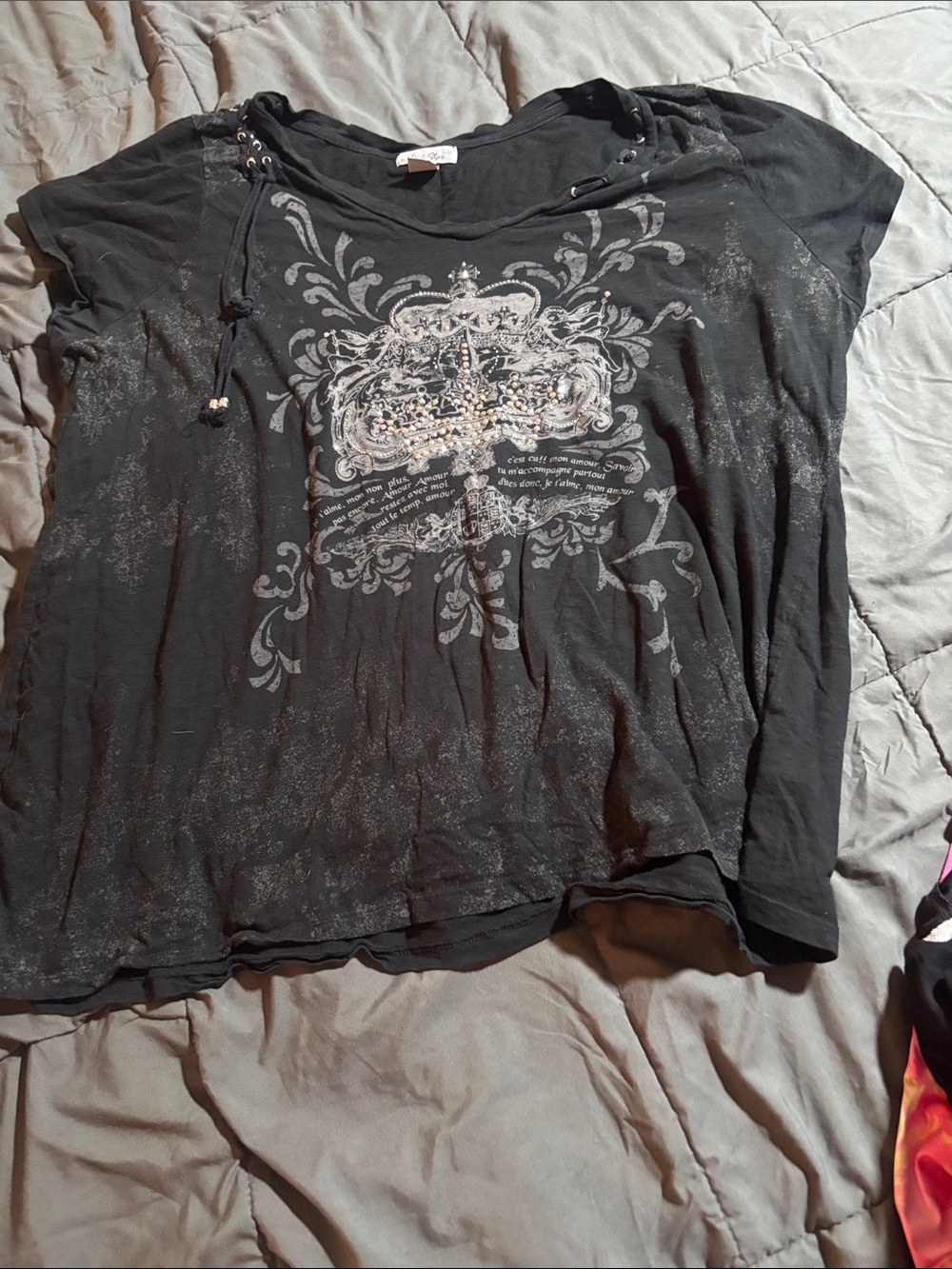 Black Short Sleeve Crown Graphic Tee